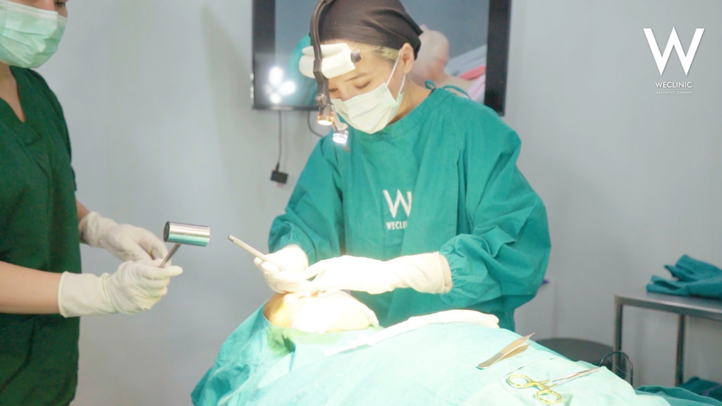 We Clinic เราสามารถแก้ไขปัญหาฐานจมูกเอียงโดยใช้เทคนิคปิด (Closed technique)